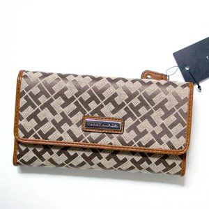 NWT Tommy Hilfiger Women's Wallet